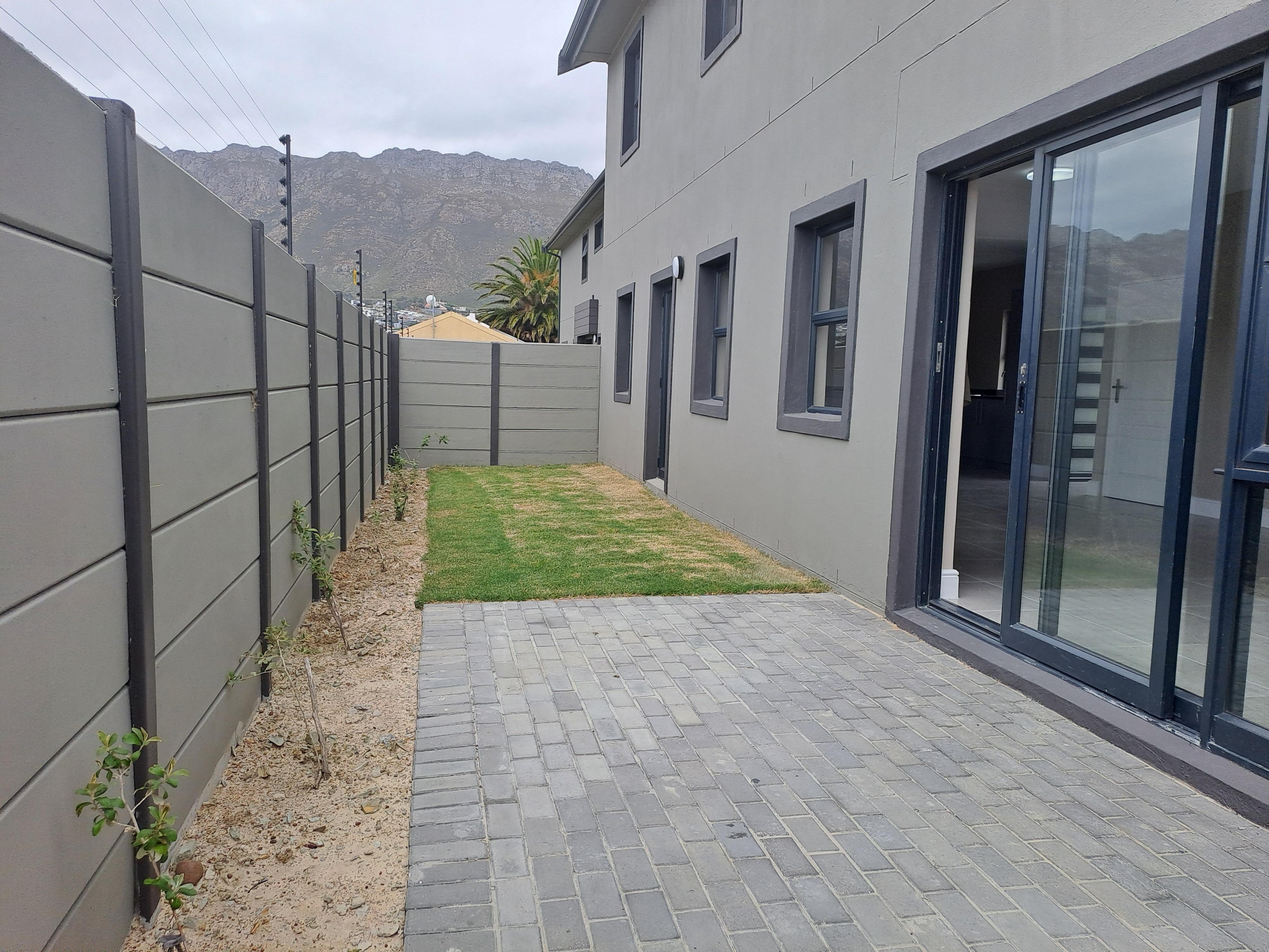 3 Bedroom Property for Sale in Sea Breeze Western Cape